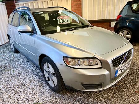 VOLVO V50 1.6 D AMAZING MPG AND ONLY £35 YEAR ROAD TAX **FULL SERVICE HISTORY - 12 STAMPS IN THE BOOK**NEW MO