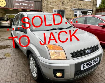 FORD FUSION 1.4 Zetec Climate **A BIT HIGHER UP FOR YOUR OLD ACHING KNEES**