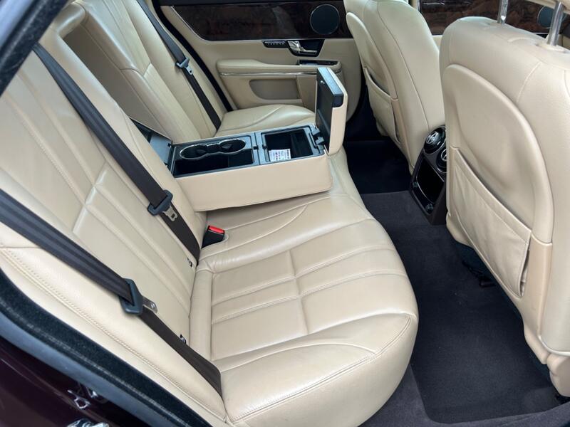 JAGUAR XJ