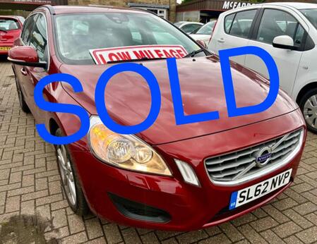 VOLVO V60 1.6 T3 SE **ONLY 17,670 MILES FROM NEW**
