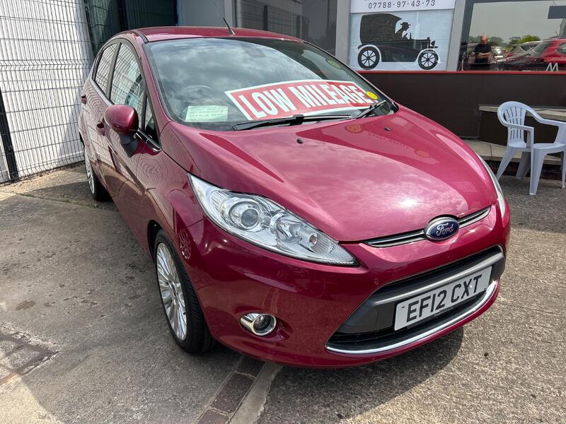 FORD FIESTA 1.4 Titanium
