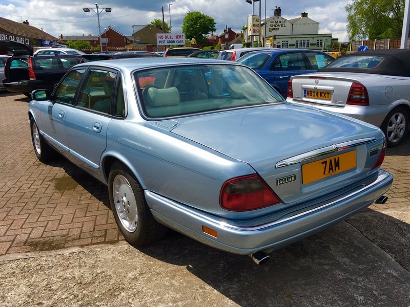 JAGUAR XJ6