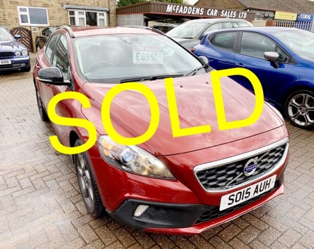 VOLVO V40 CROSS COUNTRY 2.0D LUX **AMAZING MPG AND ZERO ROAD TAX**